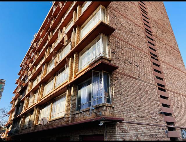 3 BEDROOM APARTMENT FOR SALE IN SUNNYSIDE